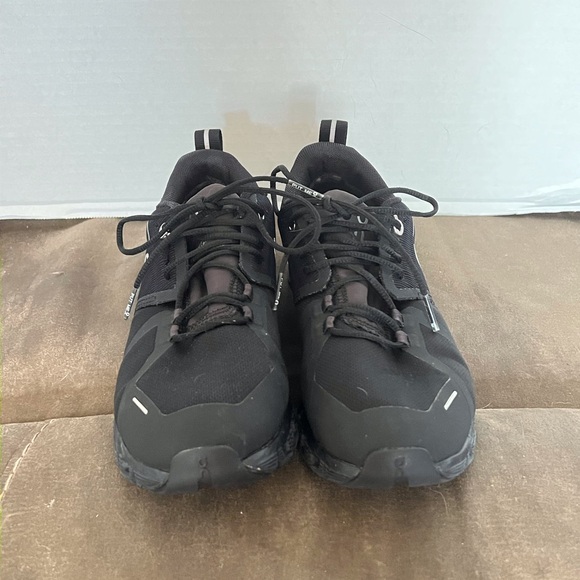 On Cloud Swiss Engineered Black running Sneakers Women’s size 6 - Picture 2 of 14